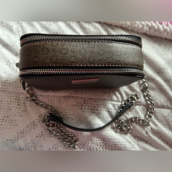 Guess body bag - Picture 1 of 3